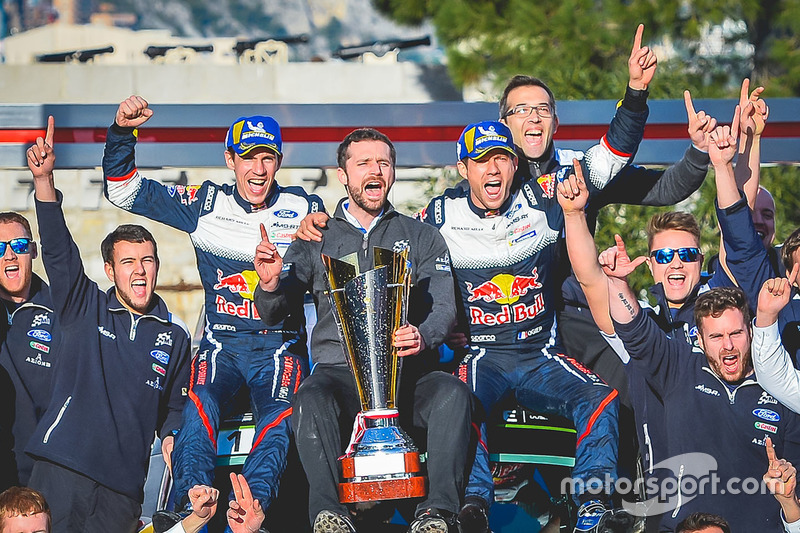 Winners Sébastien Ogier, Julien Ingrassia, Ford Fiesta WRC, M-Sport Ford with the team members
