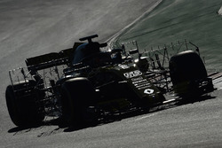 Карлос Сайнс-мл., Renault Sport F1 Team RS18