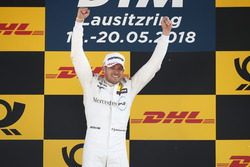 Podio: ganador de la carrera Edoardo Mortara, Mercedes-AMG Team HWA