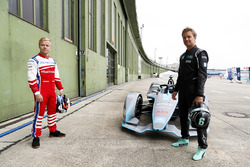 Felix Rosenqvist, Mahindra Racing, avec le Champion du monde de F1, Nico Rosberg et la Gen2