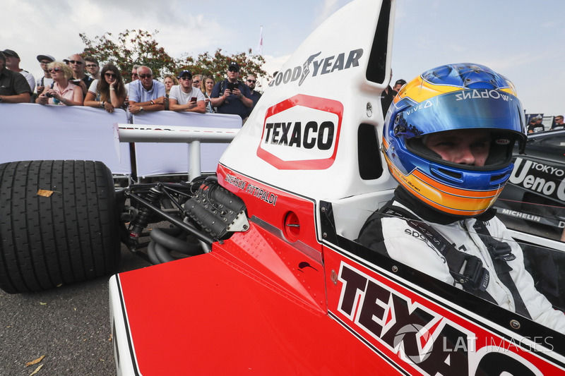 Rudy van Buren al volante di una McLaren M23