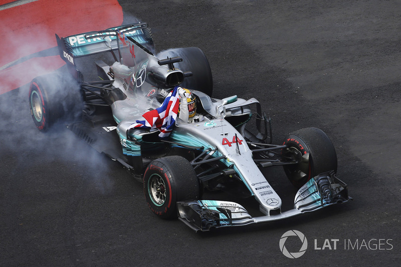 2017: Lewis Hamilton, Mercedes W08