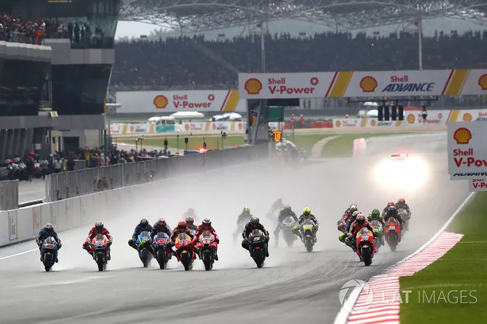 Salida de la carrera de Sepang