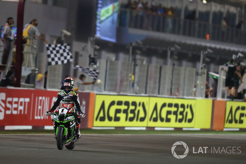 Checkered flag for Jonathan Rea, Kawasaki Racing