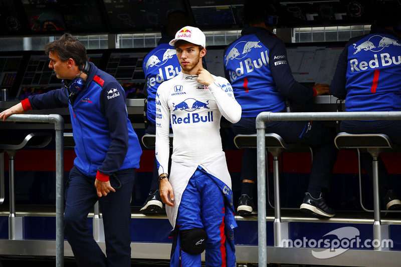 Pierre Gasly, Toro Rosso, and James Key, Technical Director, Toro Rosso