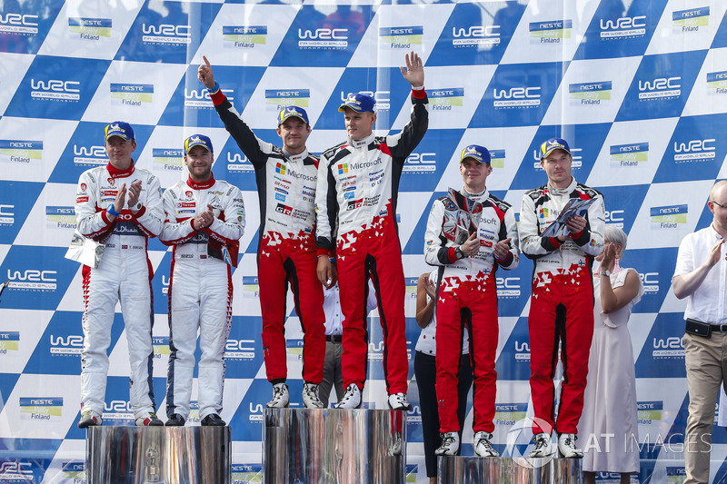 Podium: winners Ott Tanak, Martin Järveoja, Toyota Yaris WRC, Toyota Gazoo Racing, second place Mads Ostberg, Torstein Eriksen, Citroën C3 WRC, Citroën World Rally Team, third place Jari-Matti Latvala, Miikka Anttila, Toyota Yaris WRC, Toyota Gazoo Racing