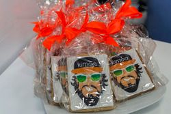 Biscotti per il compleanno di Fernando Alonso, McLaren