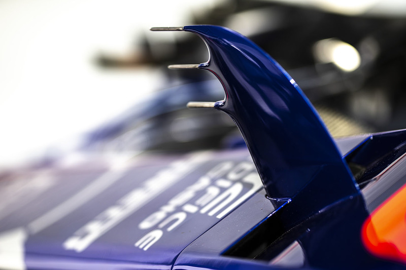 Scuderia Toro Rosso STR13 nose detail