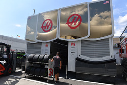 Haas F1 and Pirelli tyres
