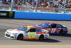 Chase Elliott, Hendrick Motorsports Chevrolet and Denny Hamlin, Joe Gibbs Racing Toyota