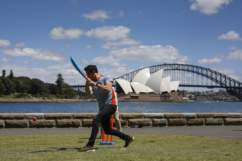Thierry Neuville, Hyundai Motorsport plays cricket