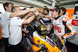 Le Champion du monde Marc Marquez, Repsol Honda Team, fête son titre avec son équipe