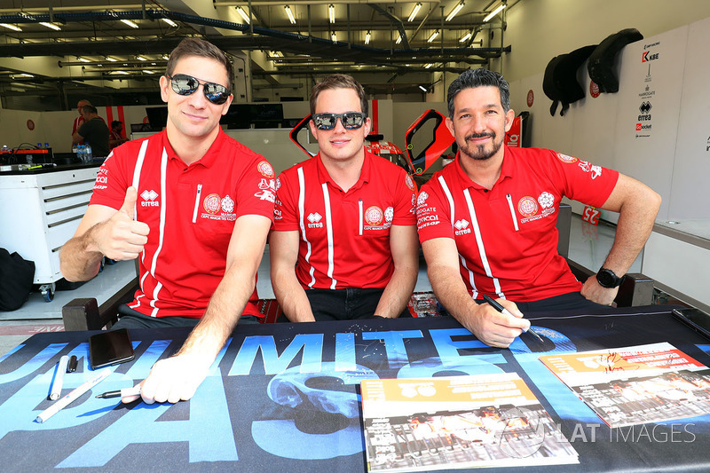 #25 CEFC Manor TRS Team China ORECA 07-Gibson: Roberto Gonzalez, Simon Trummer, Vitaly Petrov