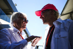 Bernie Ecclestone, Presidente Emérito de F1 con Jacques Villeneuve