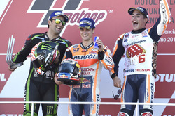 Podio: il secondo classificato Johann Zarco, Monster Yamaha Tech 3, il vincitore della gara Dani Ped