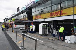 Williams pitbox