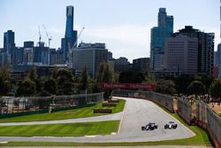 Brendon Hartley, Toro Rosso STR13 Honda, Charles Leclerc, Sauber C37 Ferrari