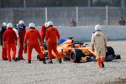 После аварии: Фернандо Алонсо, McLaren MCL33