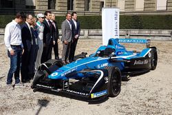 Corine Mauch, Présidente de la Ville de Zurich, Lino Guzzella, Président ETH Zurich, Alberto Longo, Cofondateur et  co-fondateur et chef de championnat, Formula E Holdings, Gian Rossi, Leiter Region Schweiz, Julius Bär