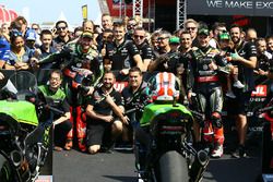 Winnaar Tom Sykes, Kawasaki Racing, tweede Jonathan Rea, Kawasaki Racing