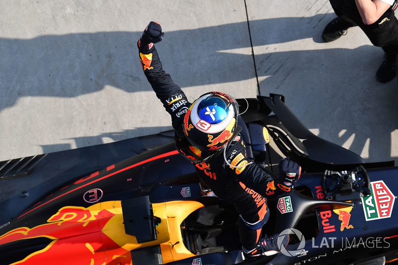 Daniel Ricciardo, Red Bull Racing RB14 celebra