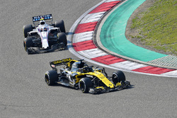 Nico Hulkenberg, Renault Sport F1 Team R.S. 18 and Sergey Sirotkin, Williams FW41