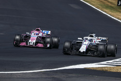 Sergio Perez, Force India VJM11 et Lance Stroll, Williams FW41