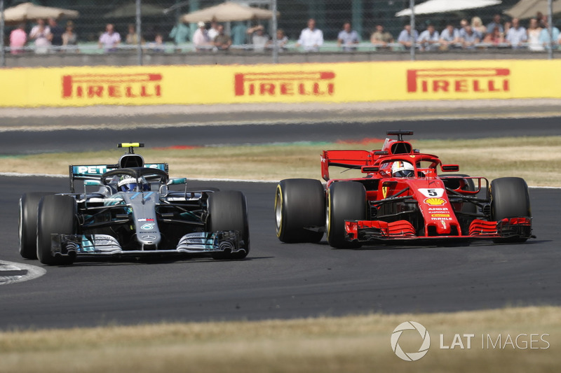 Valtteri Bottas, Mercedes AMG F1 W09, Sebastian Vettel, Ferrari SF71H