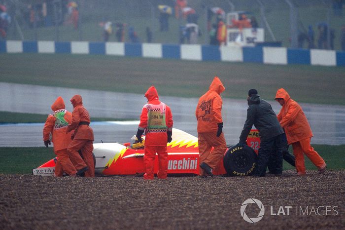 Luca Badoer, Lola BMS Ferrari T93/40 en la grava