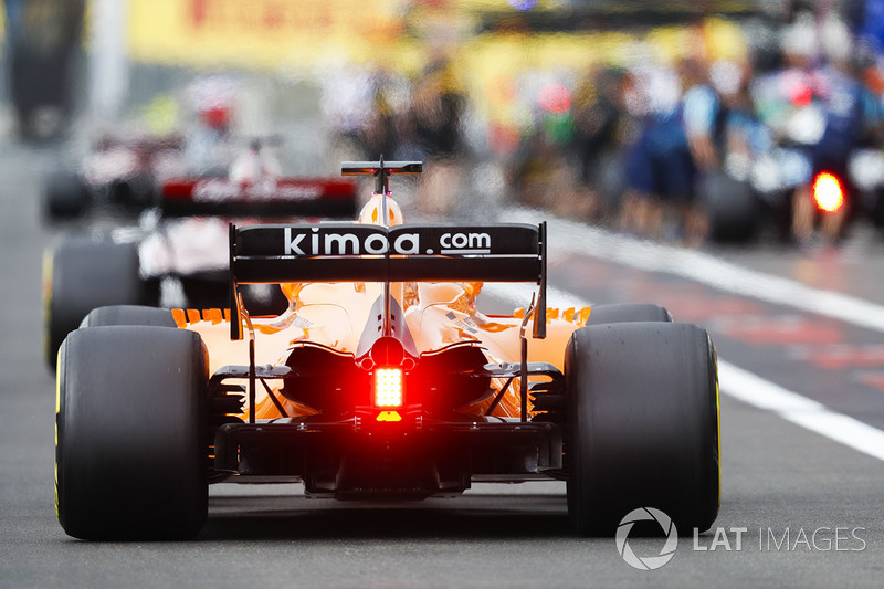 <img src="https://cdn-1.motorsport.com/static/custom/car-thumbs/F1_2018/TESTS/mclaren.png" alt="" width="250" /> McLaren
