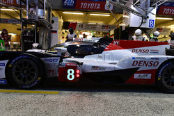 #8 Toyota Gazoo Racing Toyota TS050: Sébastien Buemi, Kazuki Nakajima, Fernando Alonso, au stand