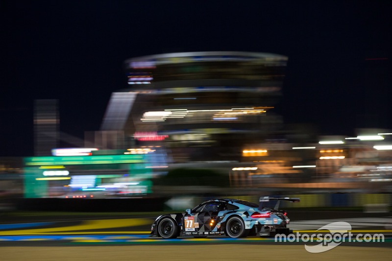 #77 Proton Competition Porsche 911 RSR: Christian Ried, Julien Andlauer, Matt Campbell