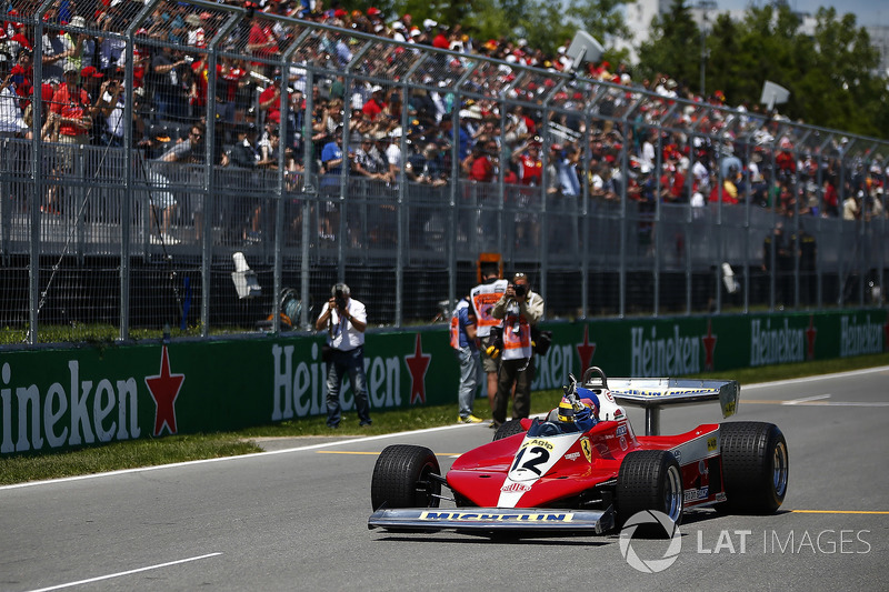 Jacques Villeneuve, conduce el Ferrari 312T3 en el cual su padre ganó el GP de Canadá de 1978