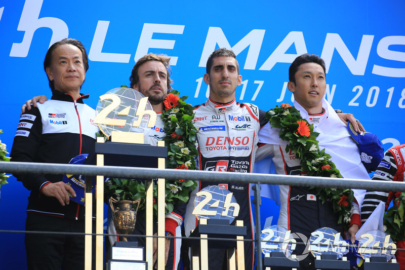 Overall podium: winners Sébastien Buemi, Kazuki Nakajima, Fernando Alonso, Toyota Gazoo Racing