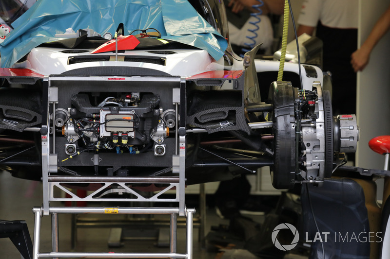 Nose and brake assembly detail