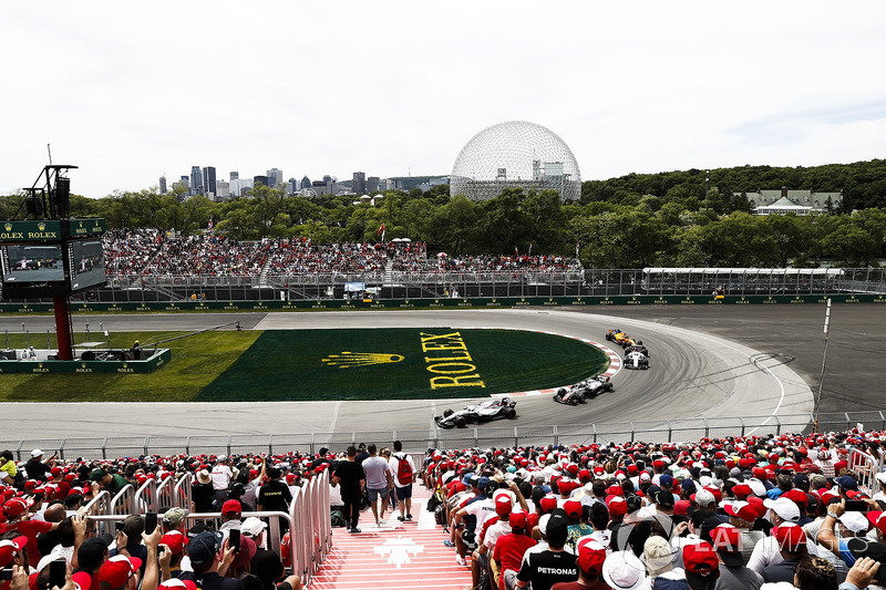 Sergey Sirotkin, Williams FW41, devant Romain Grosjean, Haas F1 Team VF-18, et Marcus Ericsson, Sauber C37
