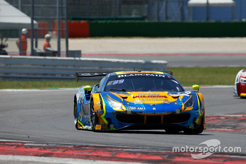 #39 TP 12 - Kessel Racing Ferrari 488 GT3: Piti Bhirombhakdi, Carlo Van Dam