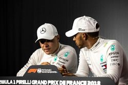 Valtteri Bottas, Mercedes-AMG F1 and Lewis Hamilton, Mercedes-AMG F1 in the Press Conference