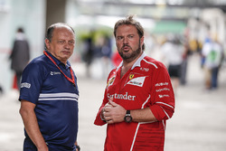 Frédéric Vasseur, Team Principal Sauber et Gino Rosato, Ferrari