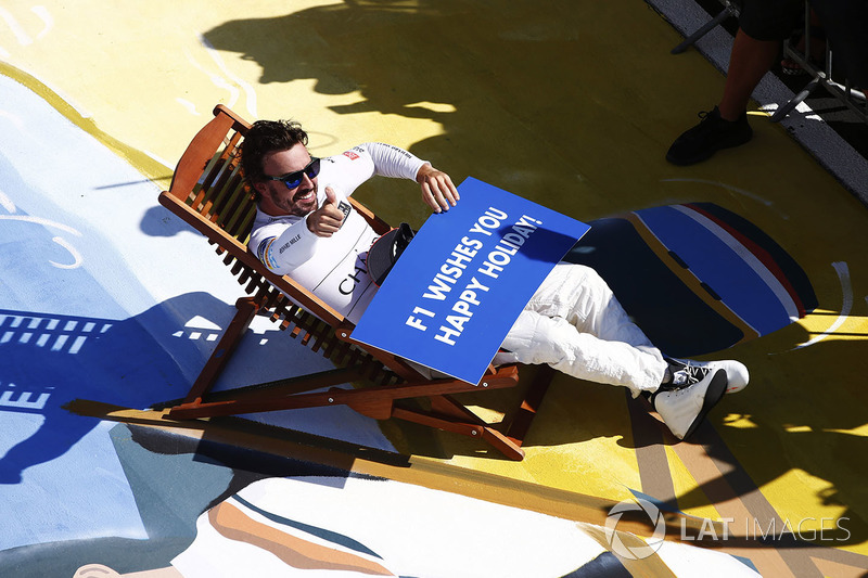 Fernando Alonso les desea a todos unas buenas vacaciones después del Gran Premio de Hungría