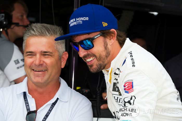 Fernando Alonso, Andretti Autosport Honda habla con Gil de Ferran