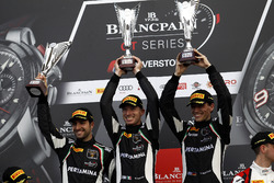 Podium: les vainqueurs #63 GRT Grasser Racing Team, Lamborghini Huracan GT3: Mirko Bortolotti, Christian Engelhart, Andrea Caldarelli