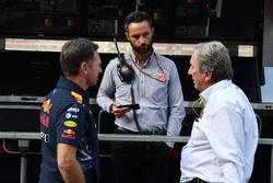 Руководитель Red Bull Racing Кристиан Хорнер и его отец Гэри Хорнер