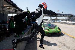 #11 GRT Grasser Racing Team Lamborghini Huracan GT3: Christian Engelhart, Rolf Ineichen, Richard Antinucci, Pit stop