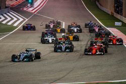 Valtteri Bottas, Mercedes F1 W08, Sebastian Vettel, Ferrari SF70H, Lewis Hamilton, Mercedes F1 W08, 