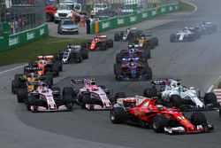 Kimi Raikkonen, Ferrari SF70H, Sergio Perez, Sahara Force India VJM10 and Esteban Ocon, Sahara Force