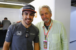Fernando Alonso, McLaren, actor Michael Douglas