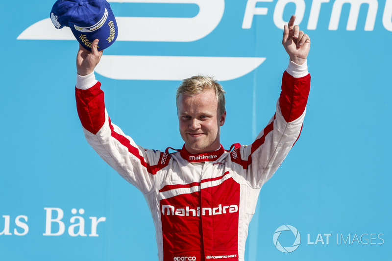 Ná rodada dupla da Fórmula E em Berlim, Felix Rosenqvist foi o vencedor do sábado. Lucas di Grassi foi o segundo colocado e Sebastien Buemi foi desclassificado.
