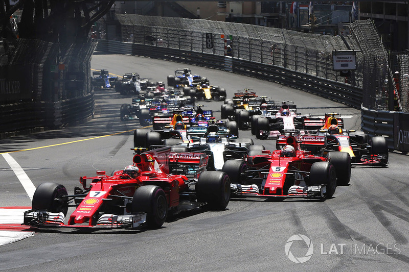 Kimi Raikkonen, Ferrari SF70H, Sebastian Vettel, Ferrari SF70H, Valtteri Bottas, Mercedes AMG F1 W08