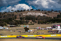 Scott McLaughlin, Team Penske Ford, Shane van Gisbergen, Triple Eight Race Engineering Holden